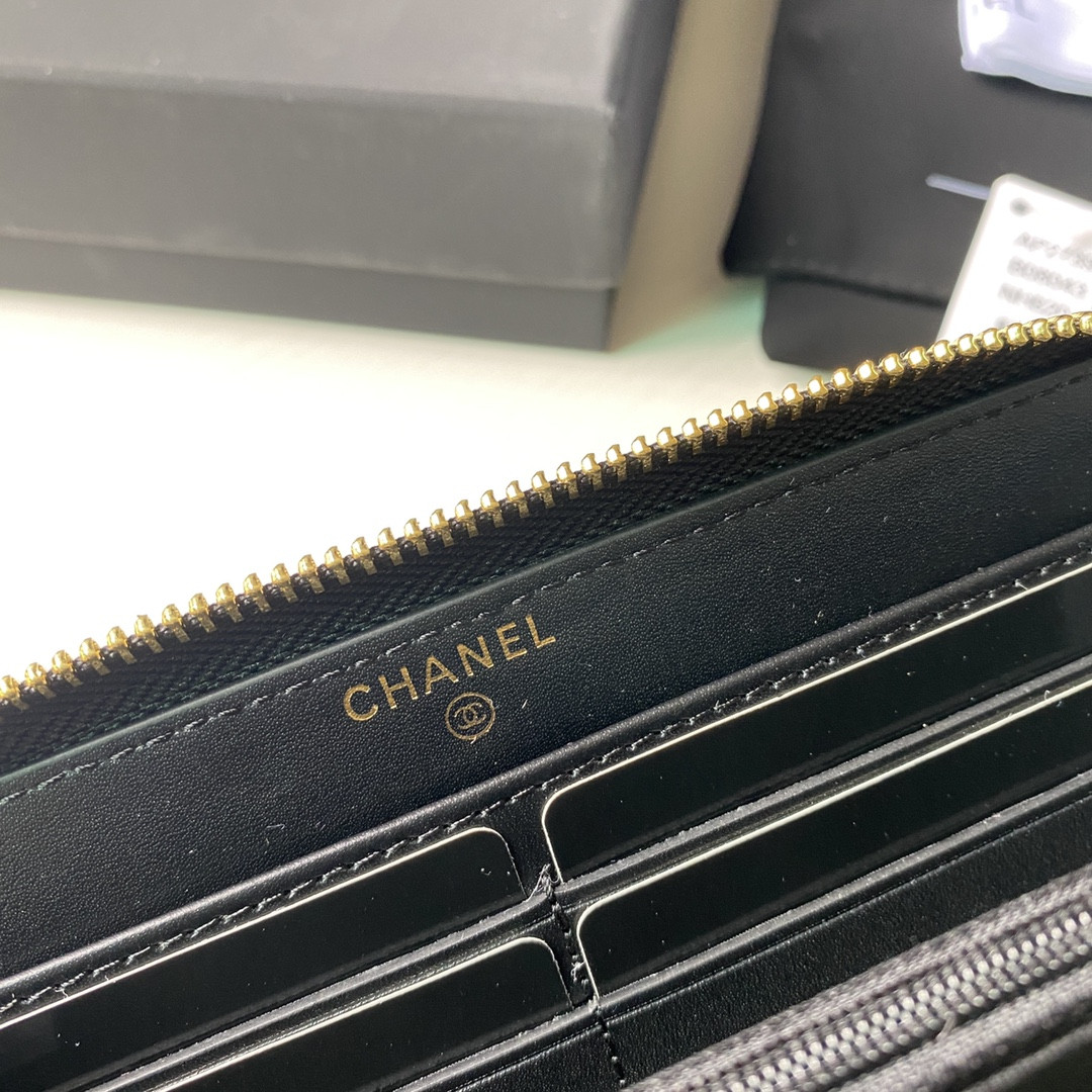 Chanle Zipped Wallet