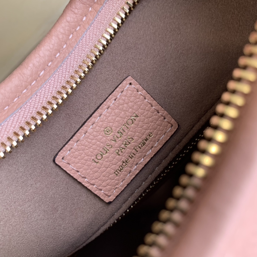 Louis Vuitton Carryall Bag