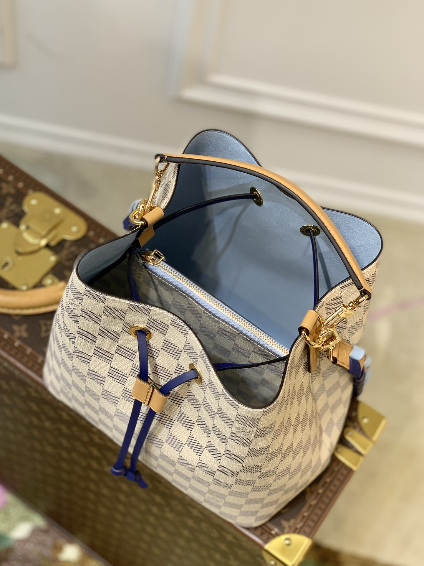 Louis Vuitton Néonoé Bag