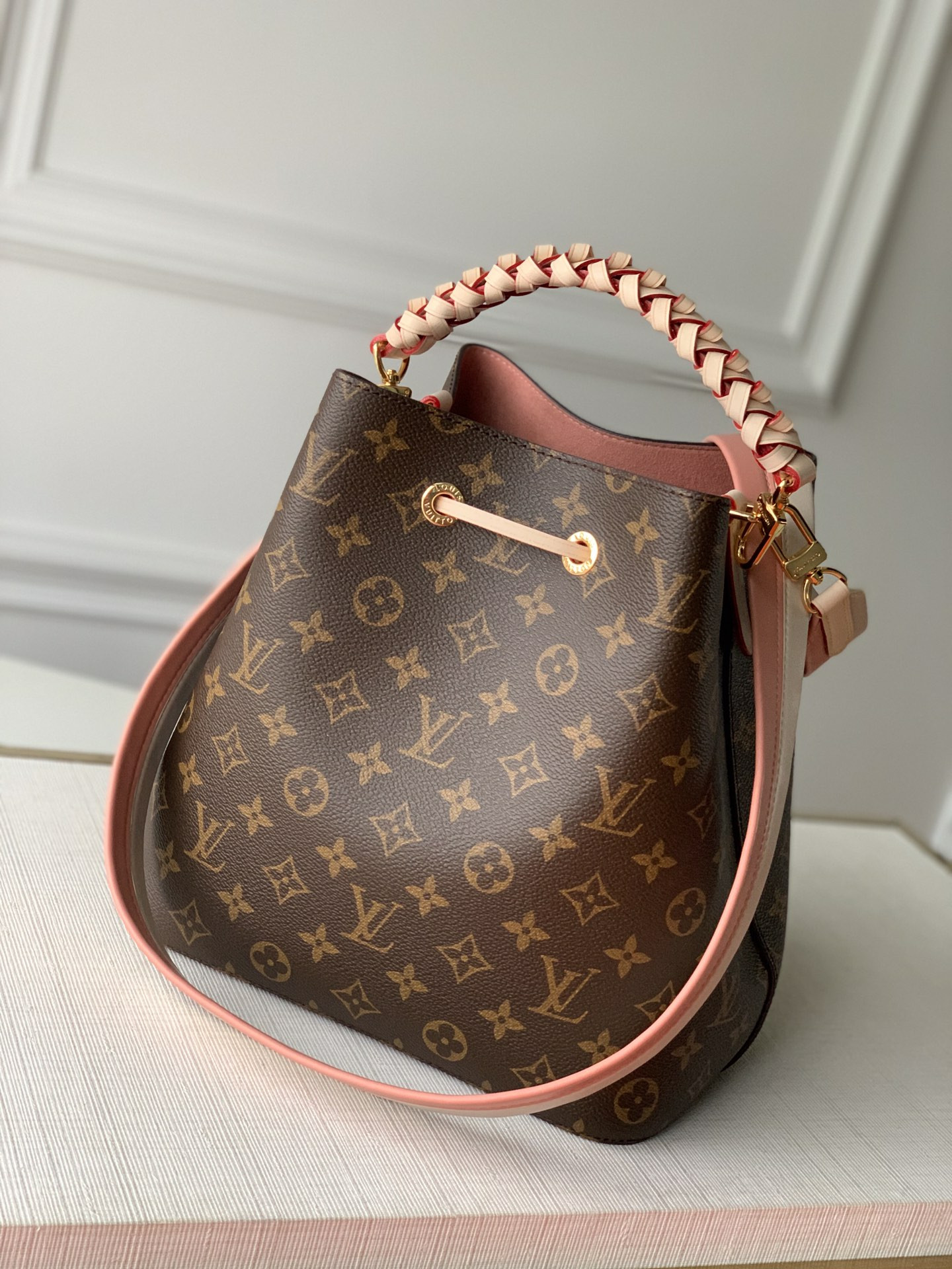 Louis Vuitton Néonoé Bag