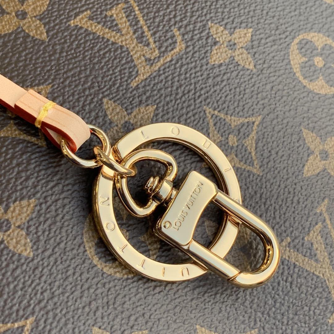 Louis Vuitton Artsy Bag