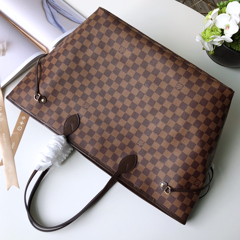 Louis Vuitton Neverfull Bag
