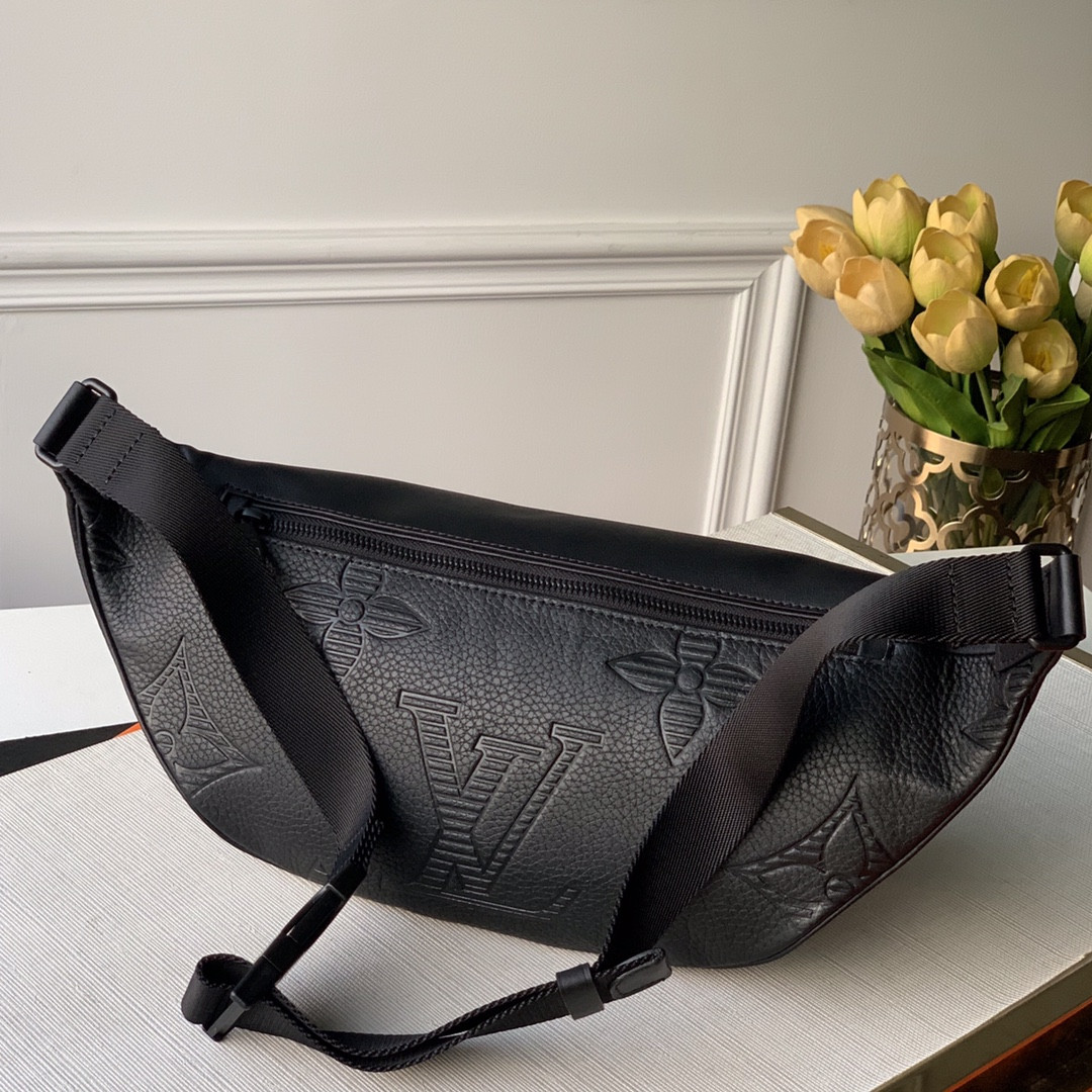 Louis Vuitton Discovery Bag