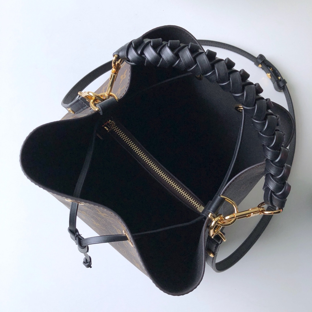 Louis Vuitton Néonoé Bag