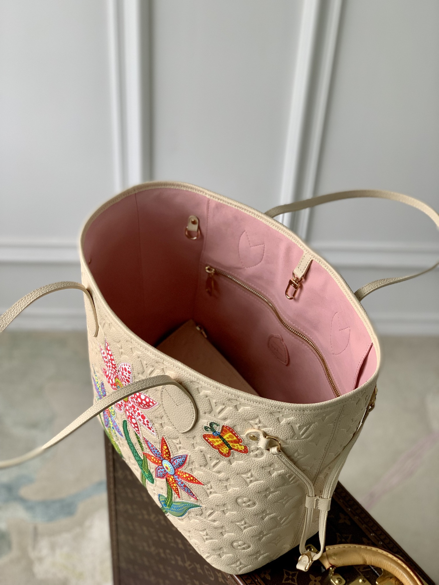 Louis Vuitton Neverfull Bag