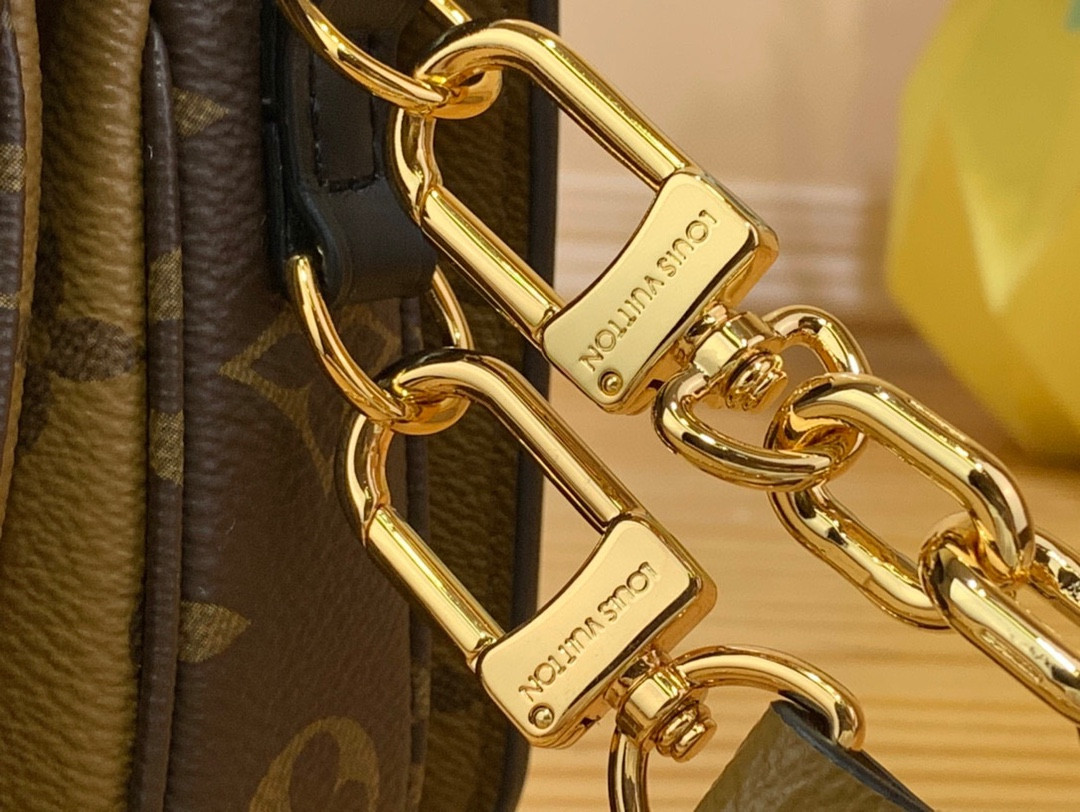 Louis Vuitton Pochette Métis East West Bag