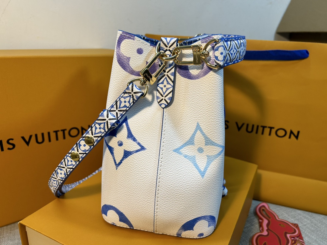 Louis Vuitton Néonoé Bag
