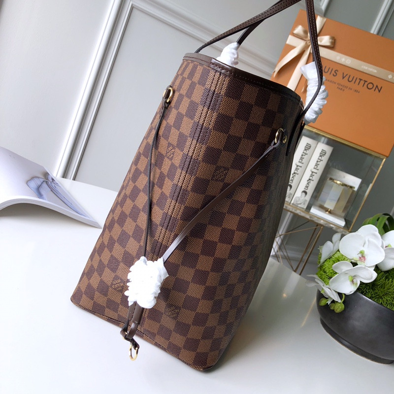 Louis Vuitton Neverfull Bag