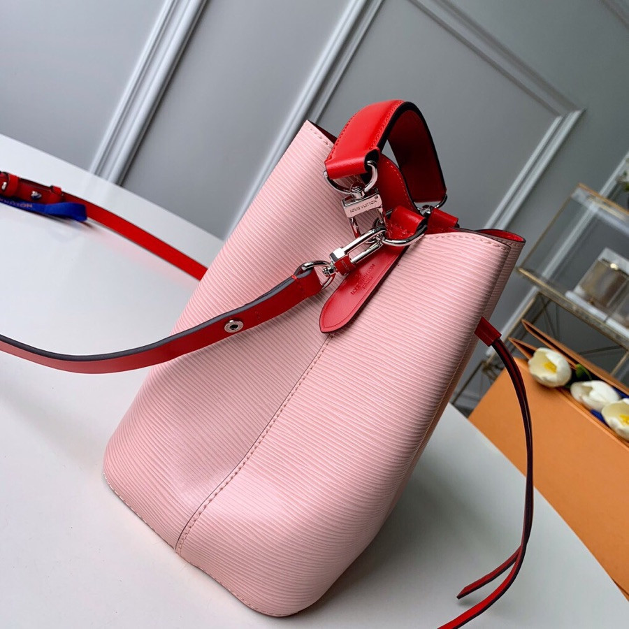 Louis Vuitton Néonoé Bag
