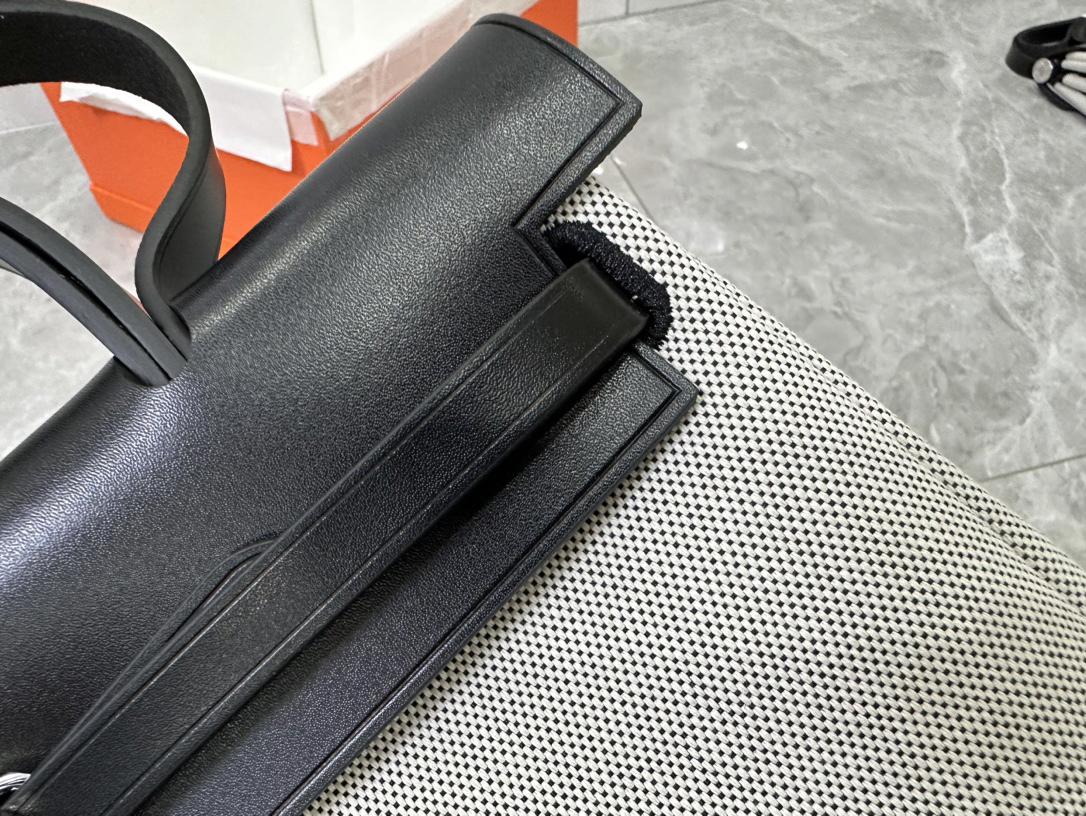 Hermès limited edition color matching Herbag Size: 31cm