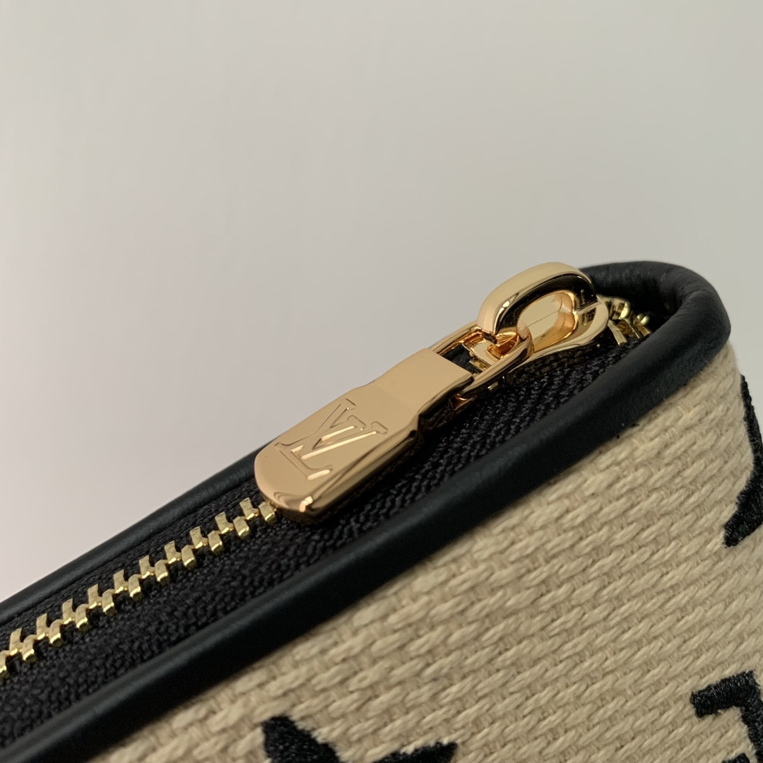Louis Vuitton Zippy Bag