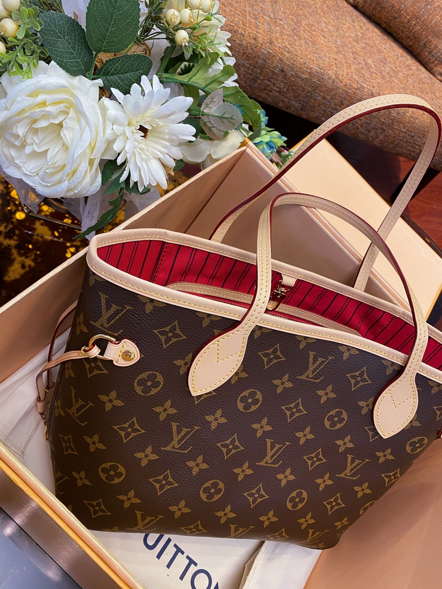 Louis Vuitton Neverfull Bag