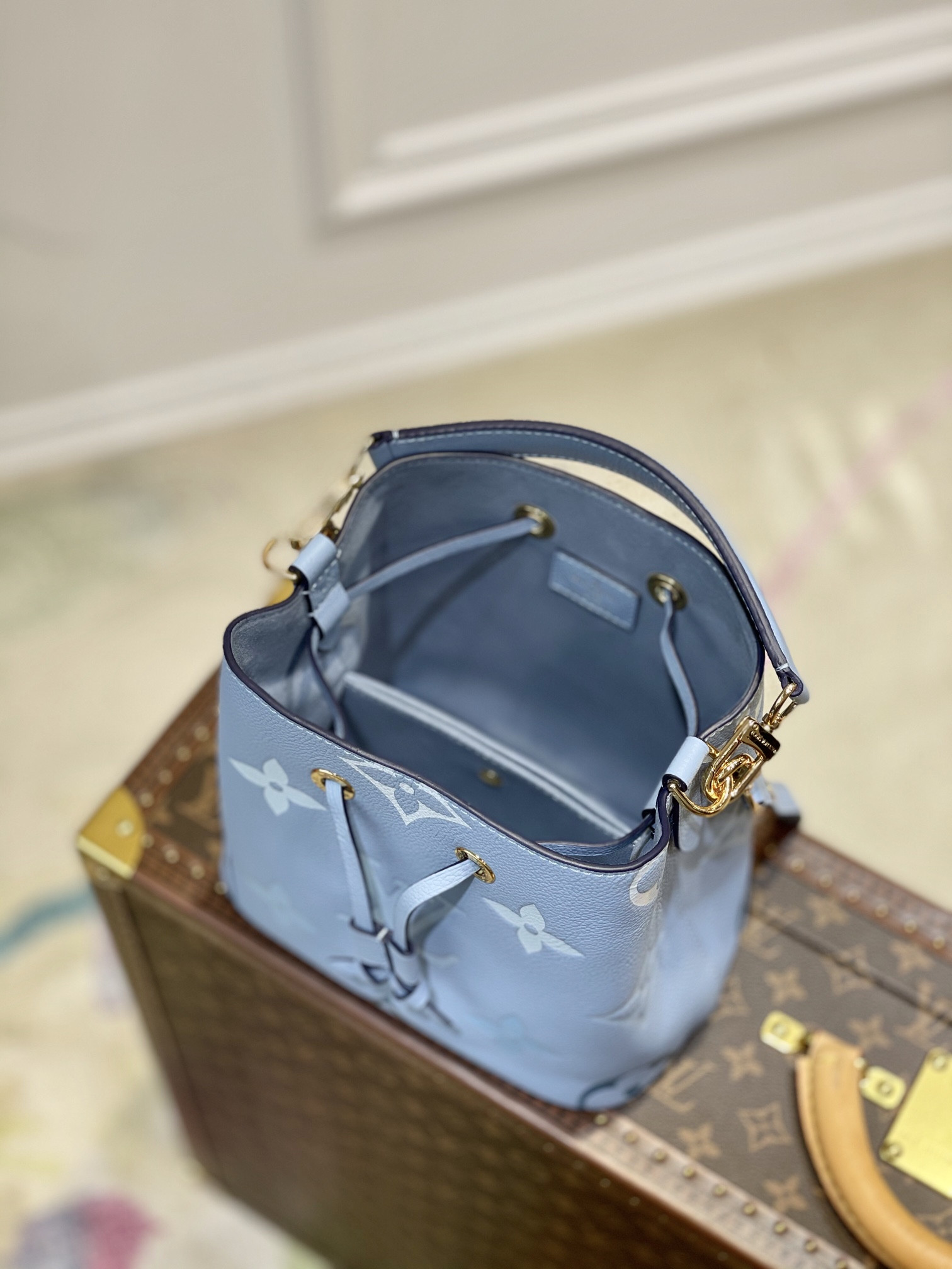 Louis Vuitton Néonoé Bag