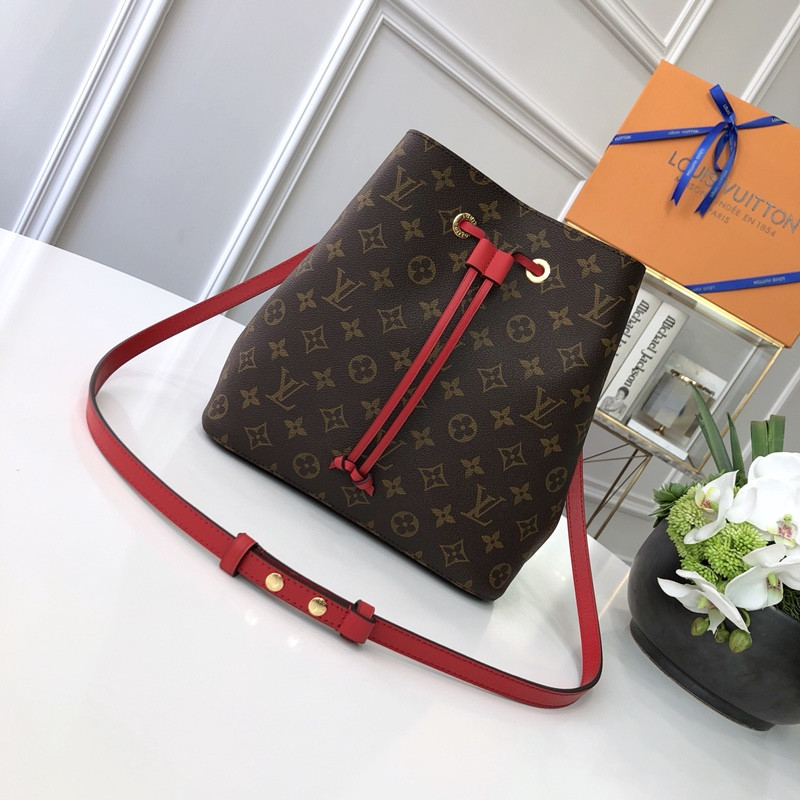 Louis Vuitton Néonoé Bag