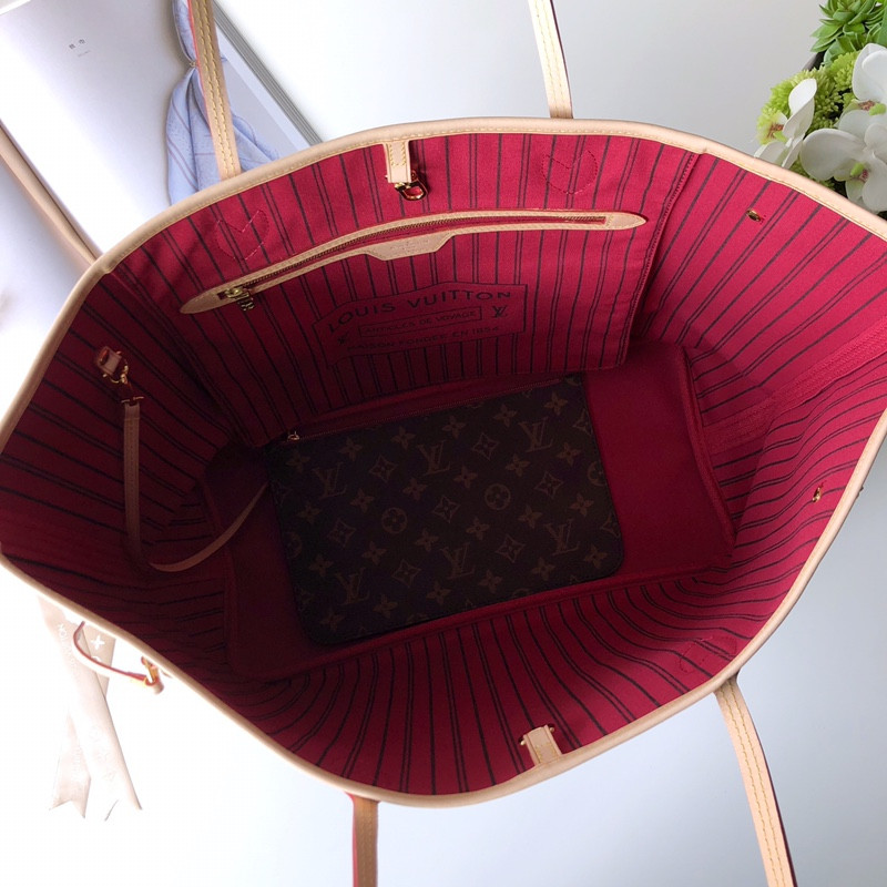 Louis Vuitton Neverfull Bag