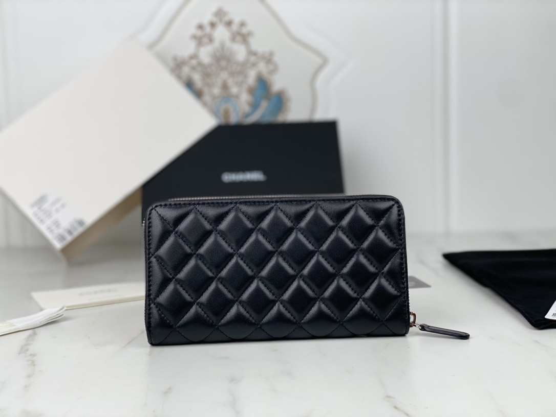 Chanle Zipped Wallet