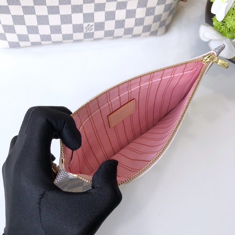 Louis Vuitton Neverfull Bag