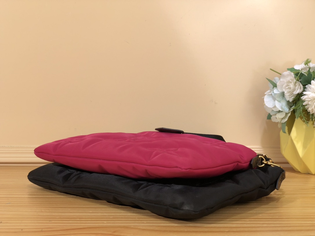 Louis Vuitton Maxi Multi Pochette Accessoires Bag