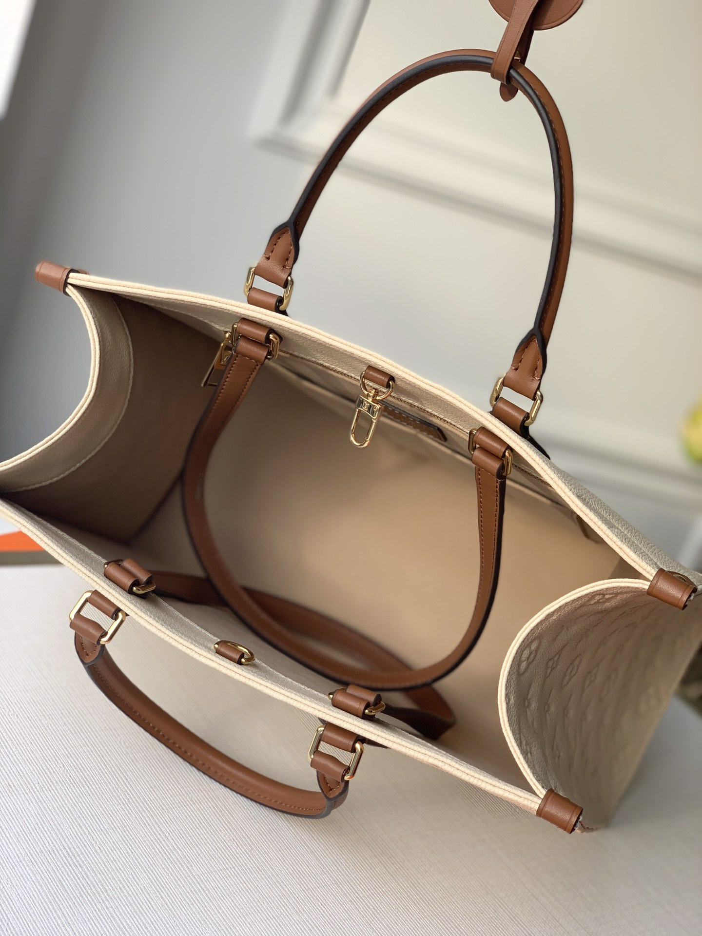 Louis Vuitton Onthego Bag