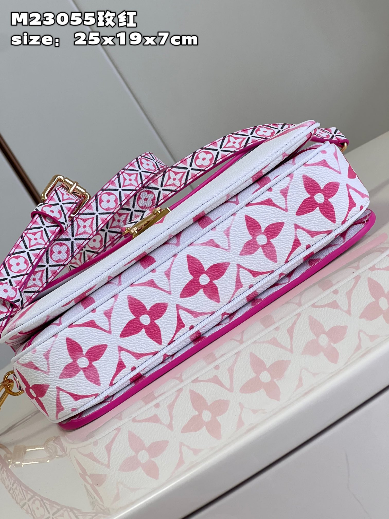 Louis Vuitton Pochette Metis Bag