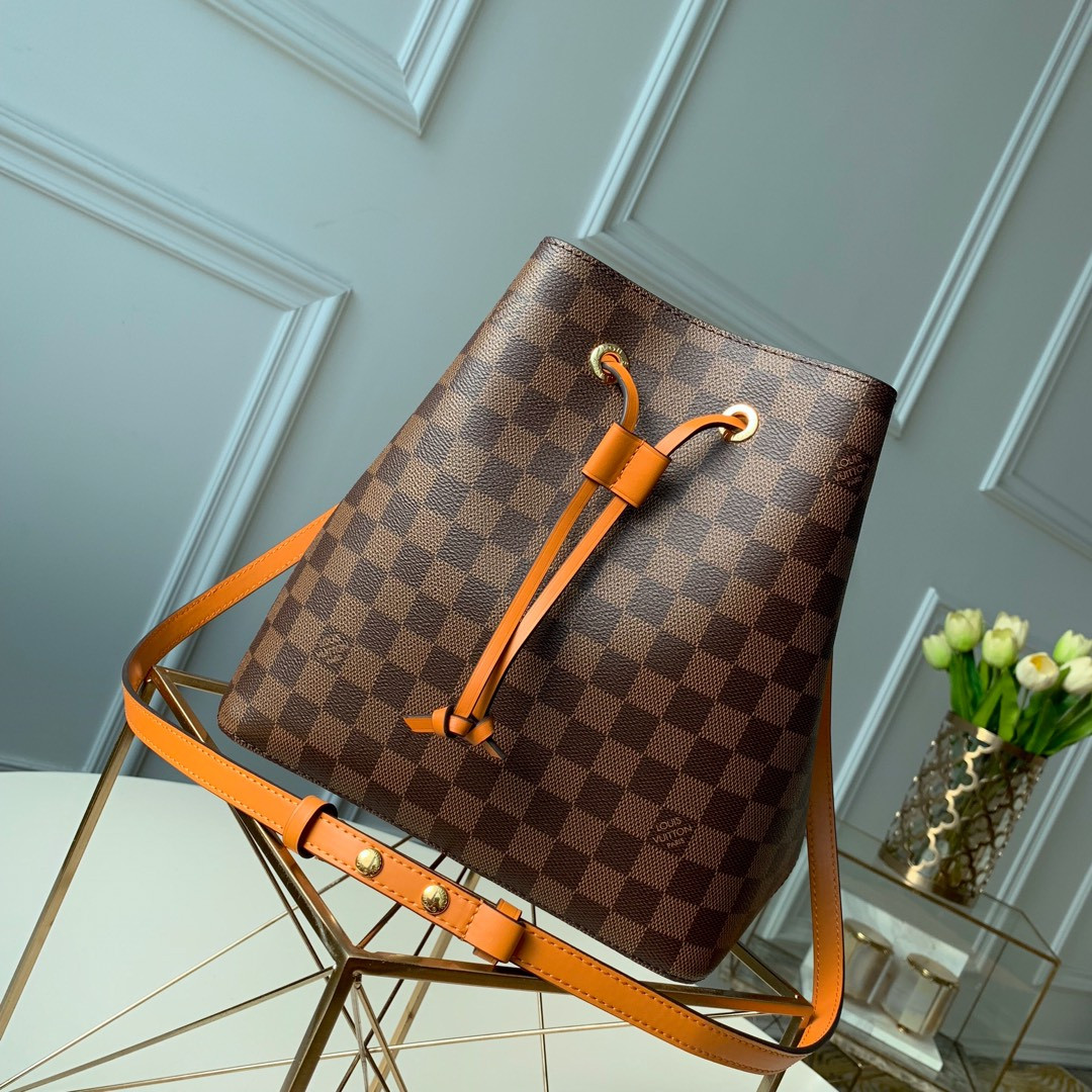 Louis Vuitton Néonoé Bag