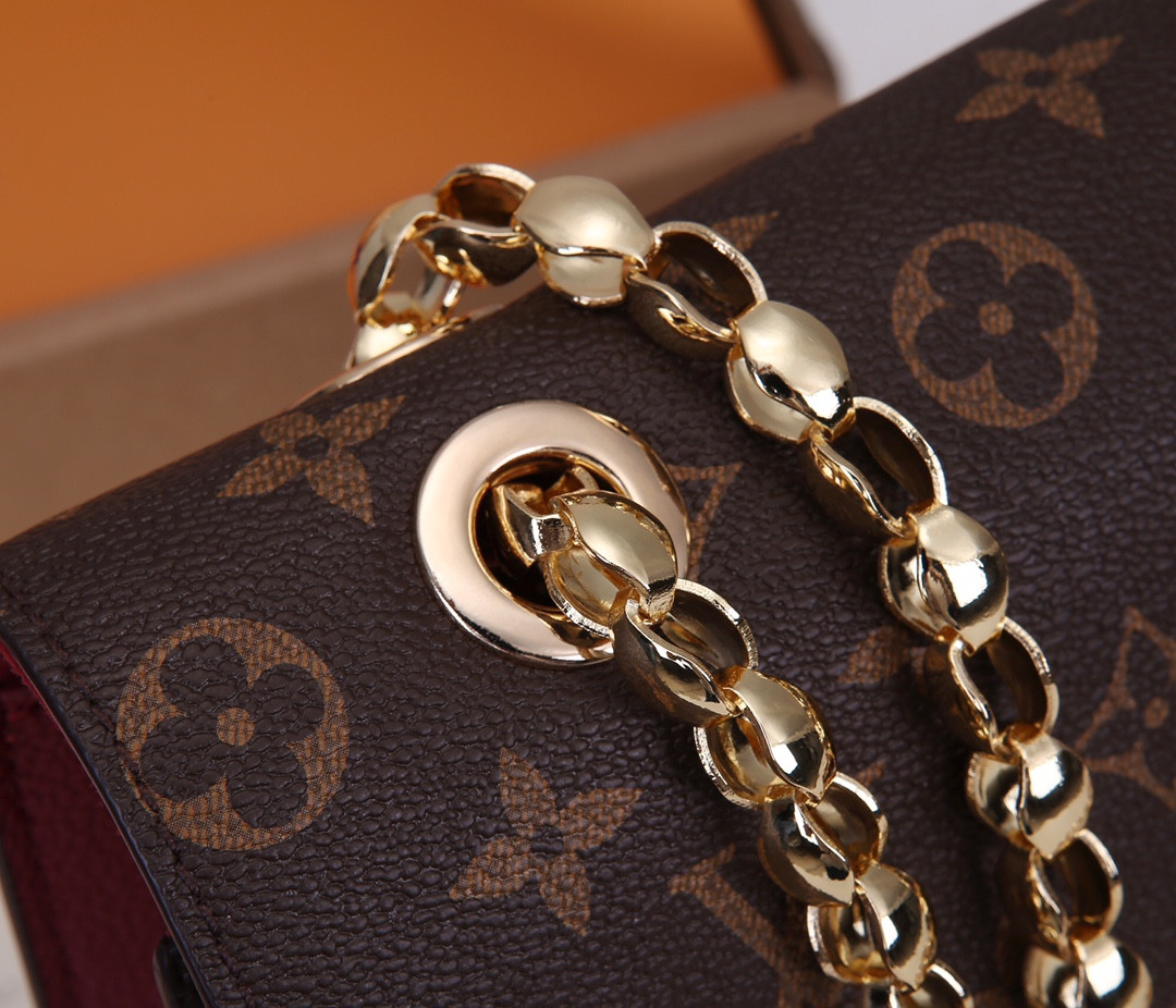 Louis Vuitton Victoire Bag