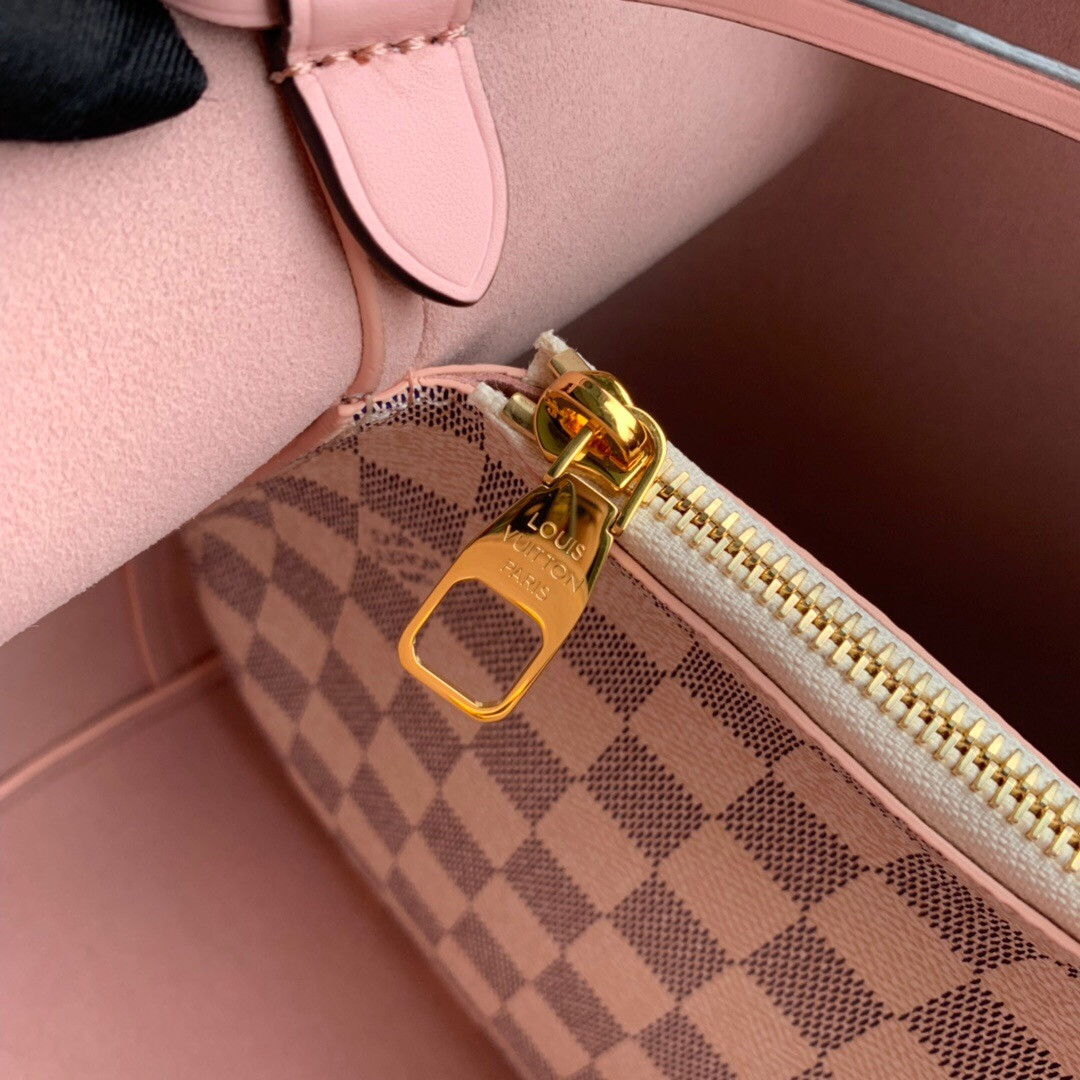 Louis Vuitton Néonoé Bag