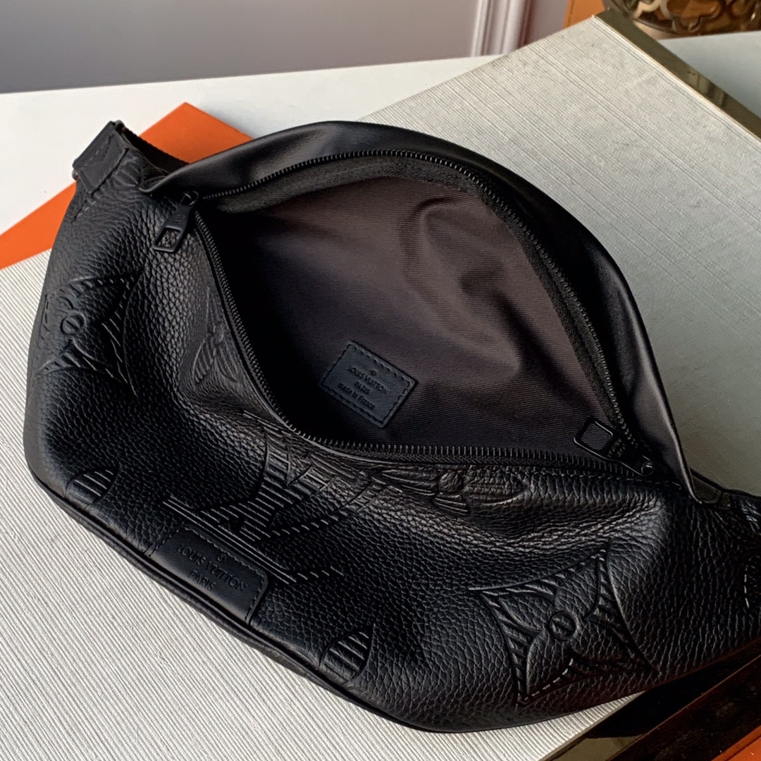 Louis Vuitton Discovery Bag