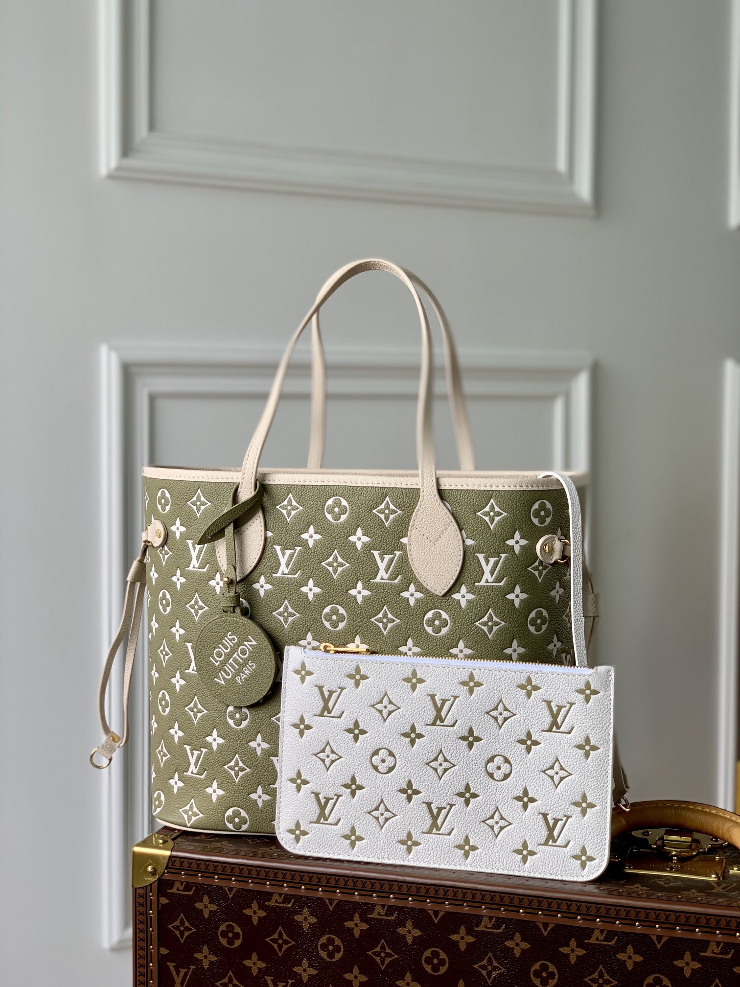 Louis Vuitton Neverfull Bag