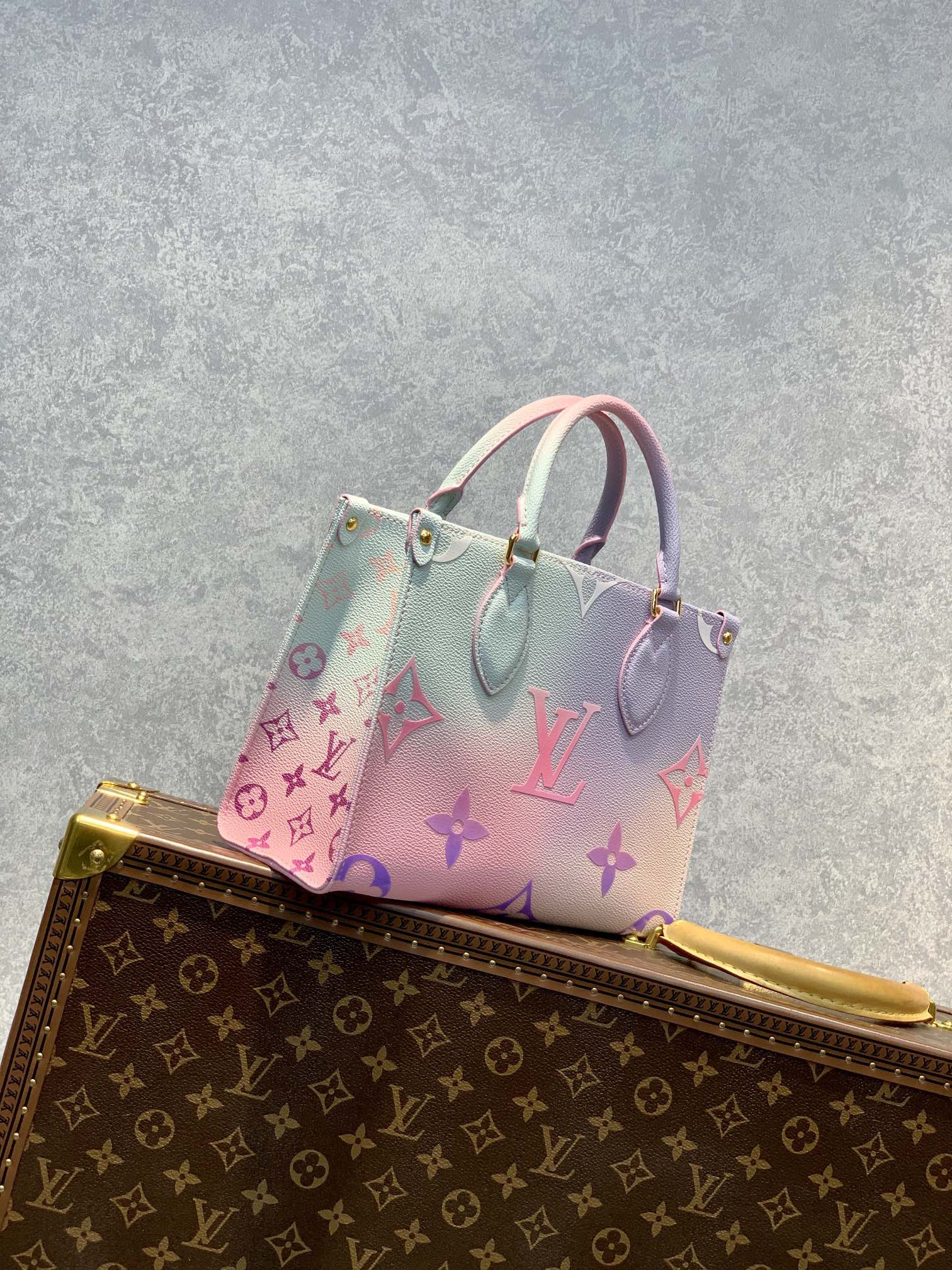 Louis Vuitton Onthego Bag