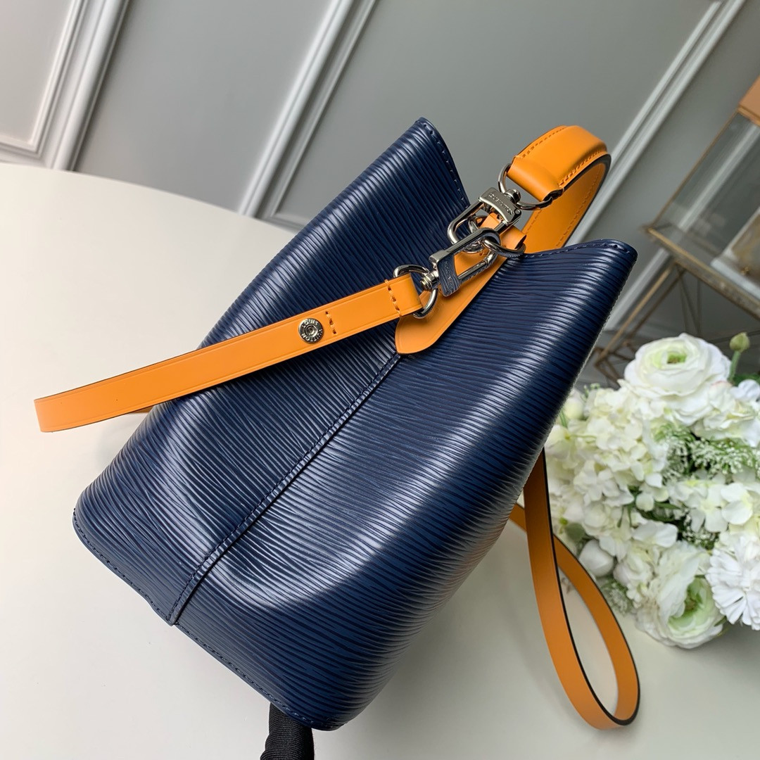 Louis Vuitton Néonoé Bag