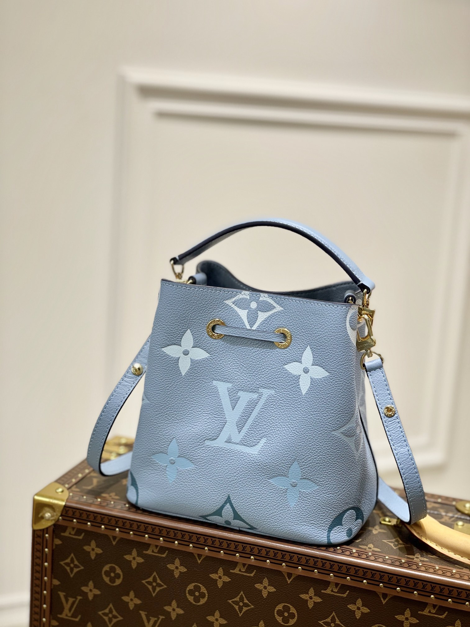 Louis Vuitton Néonoé Bag