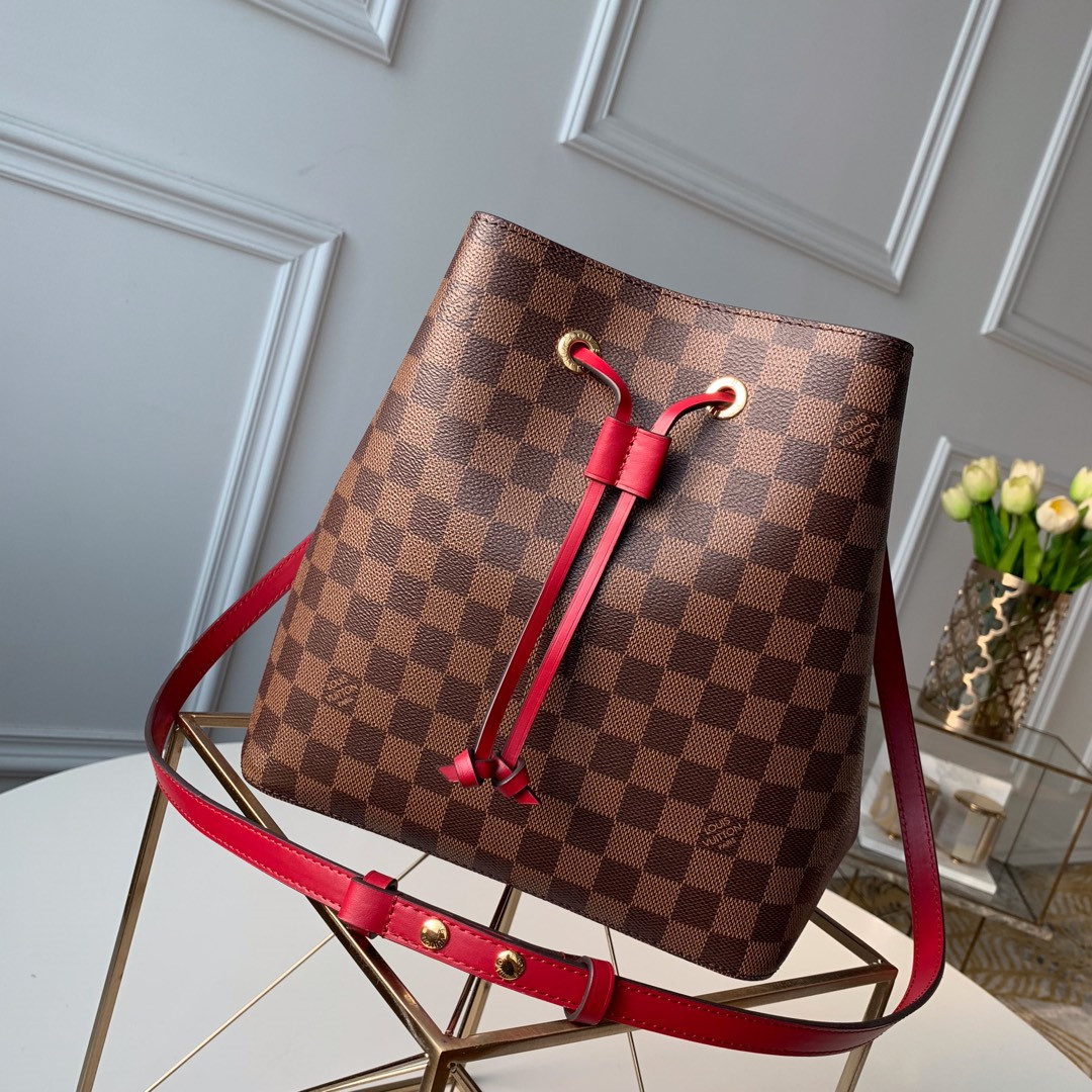 Louis Vuitton Néonoé Bag