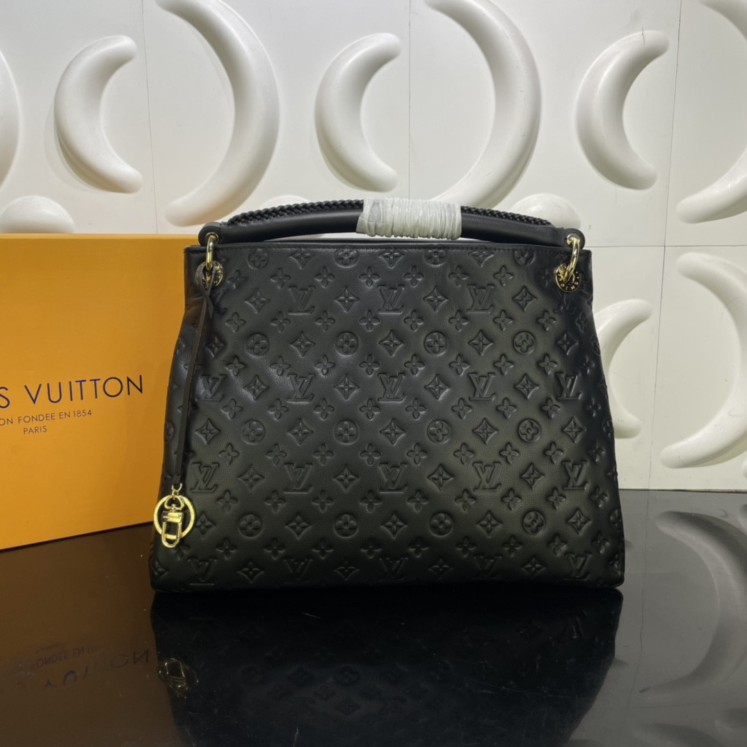 Louis Vuitton Artsy Bag
