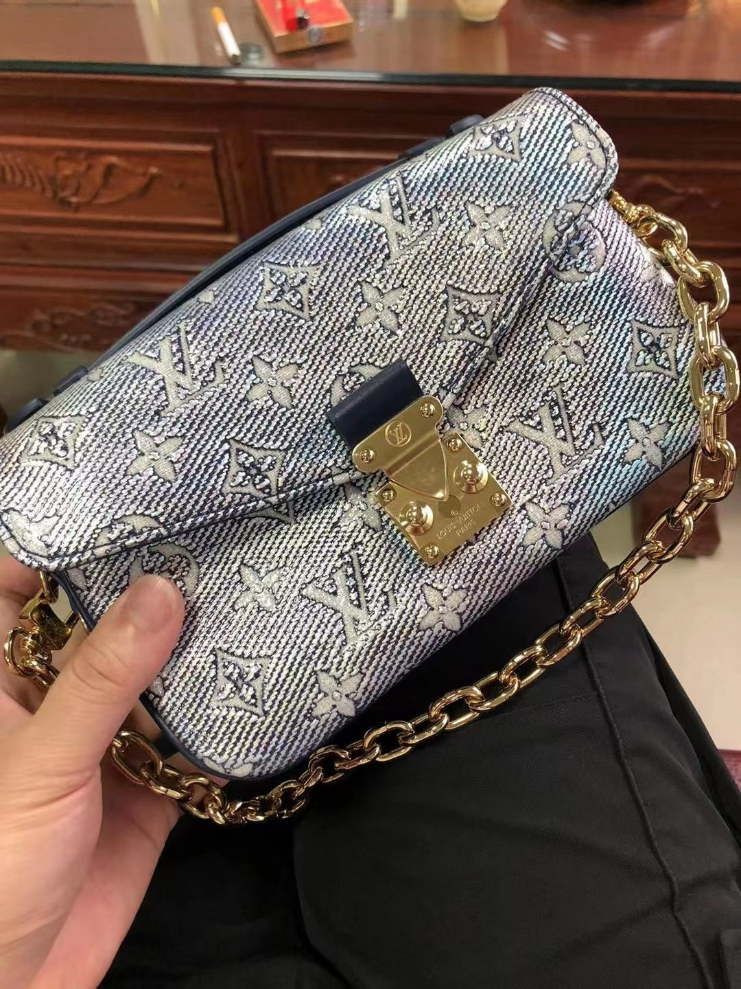 Louis Vuitton Pochette Métis East West Bag