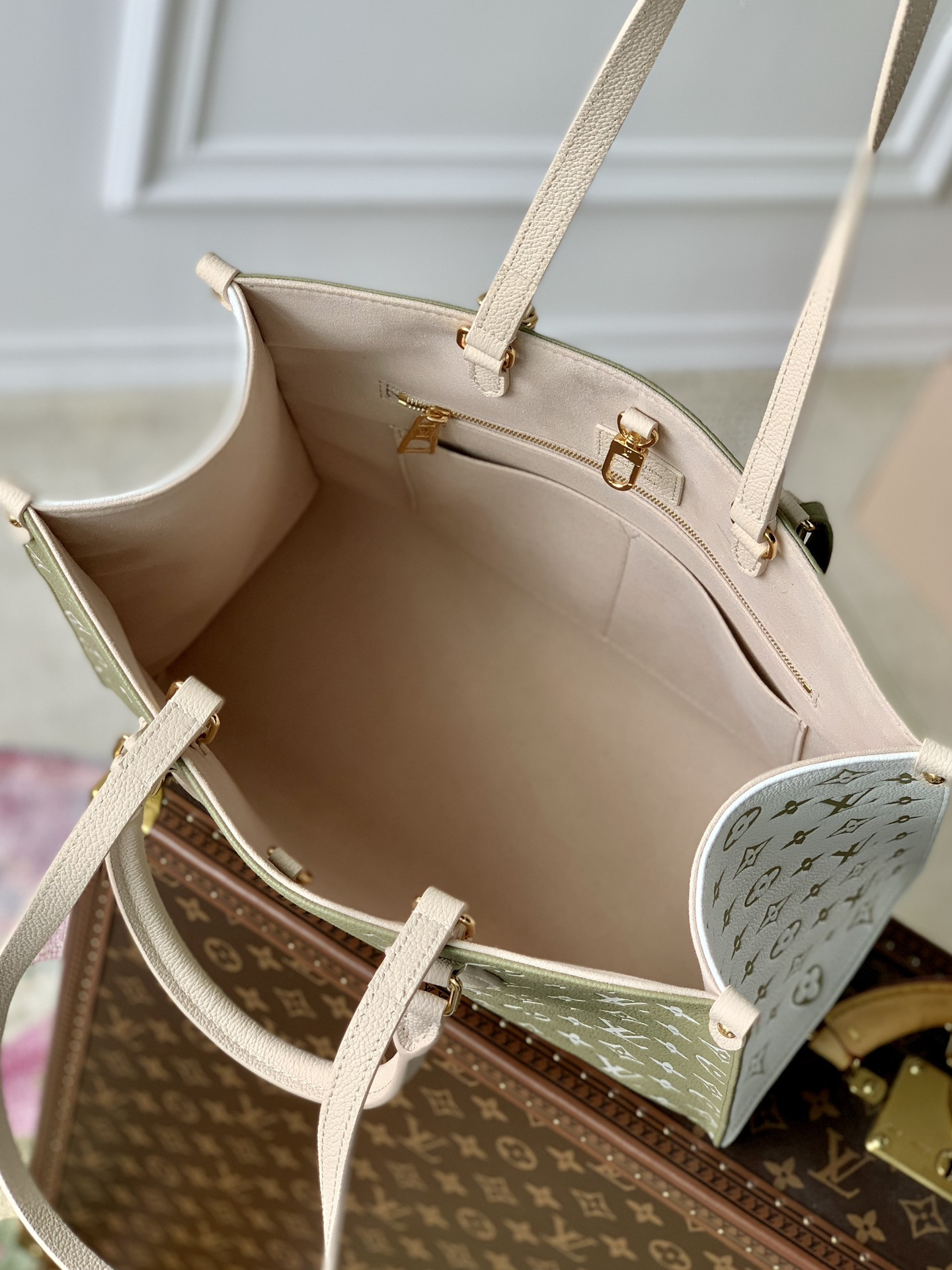 Louis Vuitton Onthego Bag