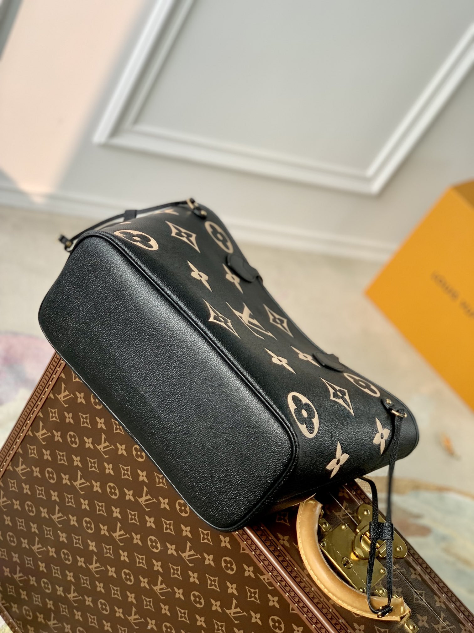 Louis Vuitton Neverfull Bag