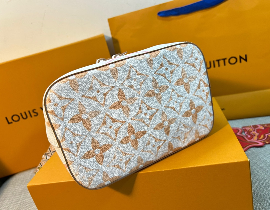 Louis Vuitton Néonoé Bag