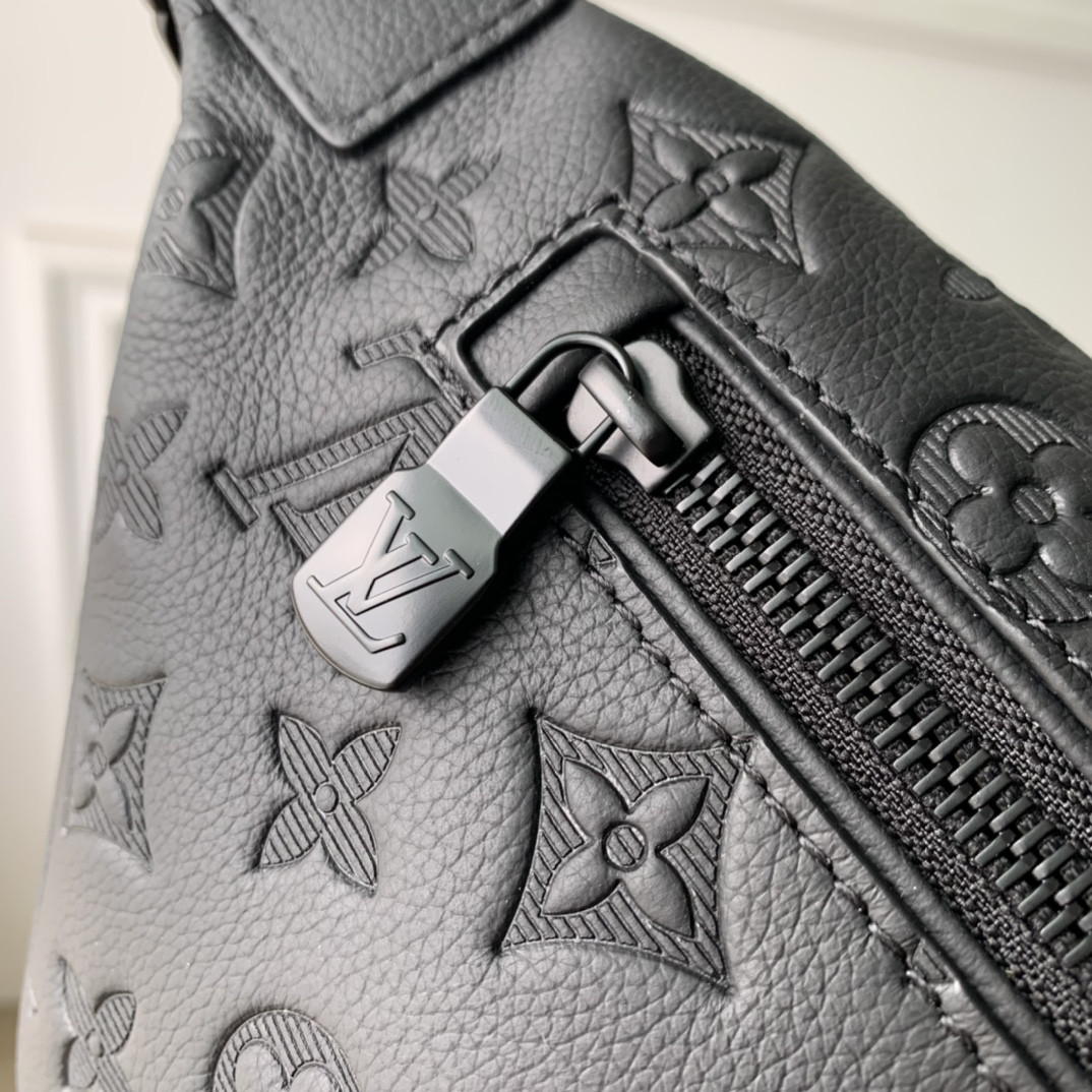 Louis Vuitton Discovery Bag