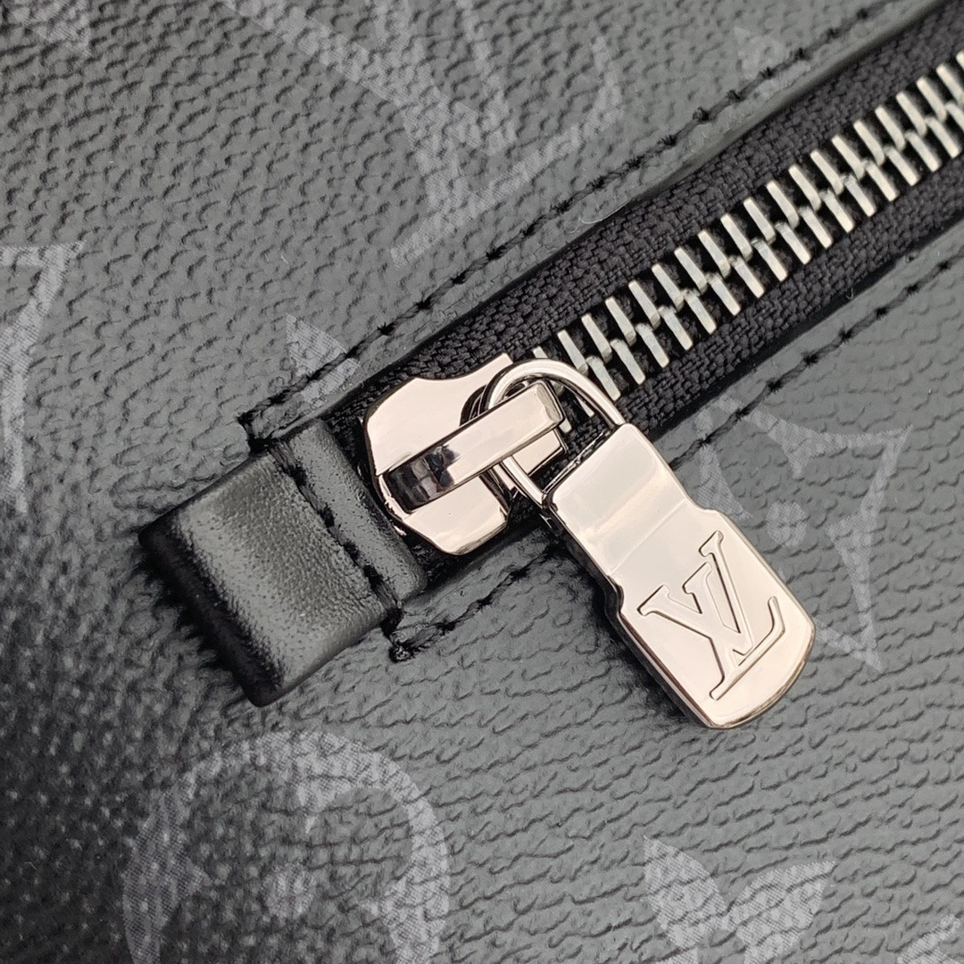 Louis Vuitton Pochette Voyage Bag