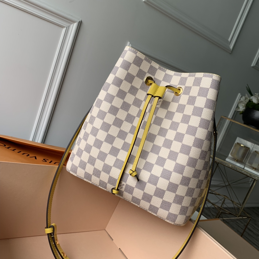 Louis Vuitton Néonoé Bag