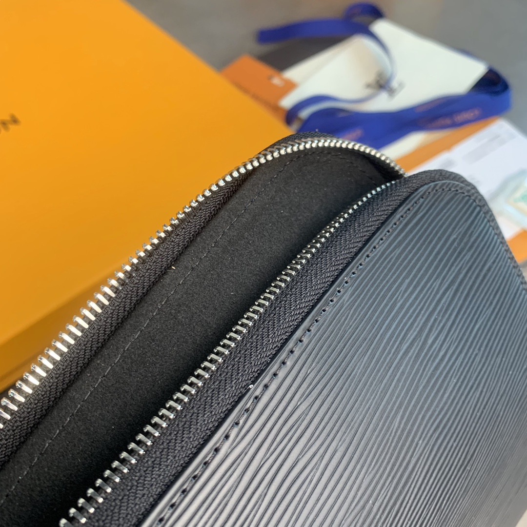 Louis Vuitton Pochette Jour Bag