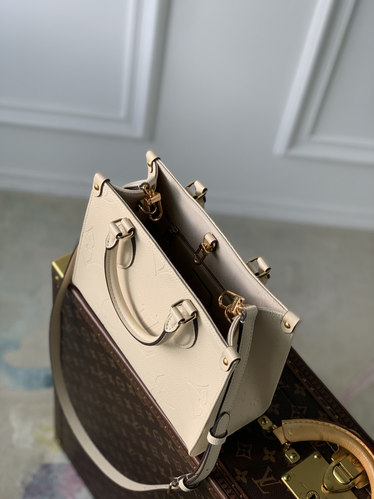 Louis Vuitton Onthego Bag