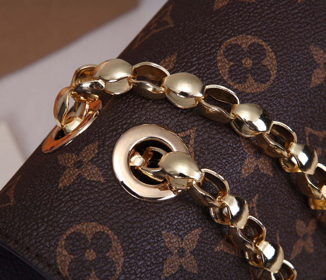 Louis Vuitton Victoire Bag