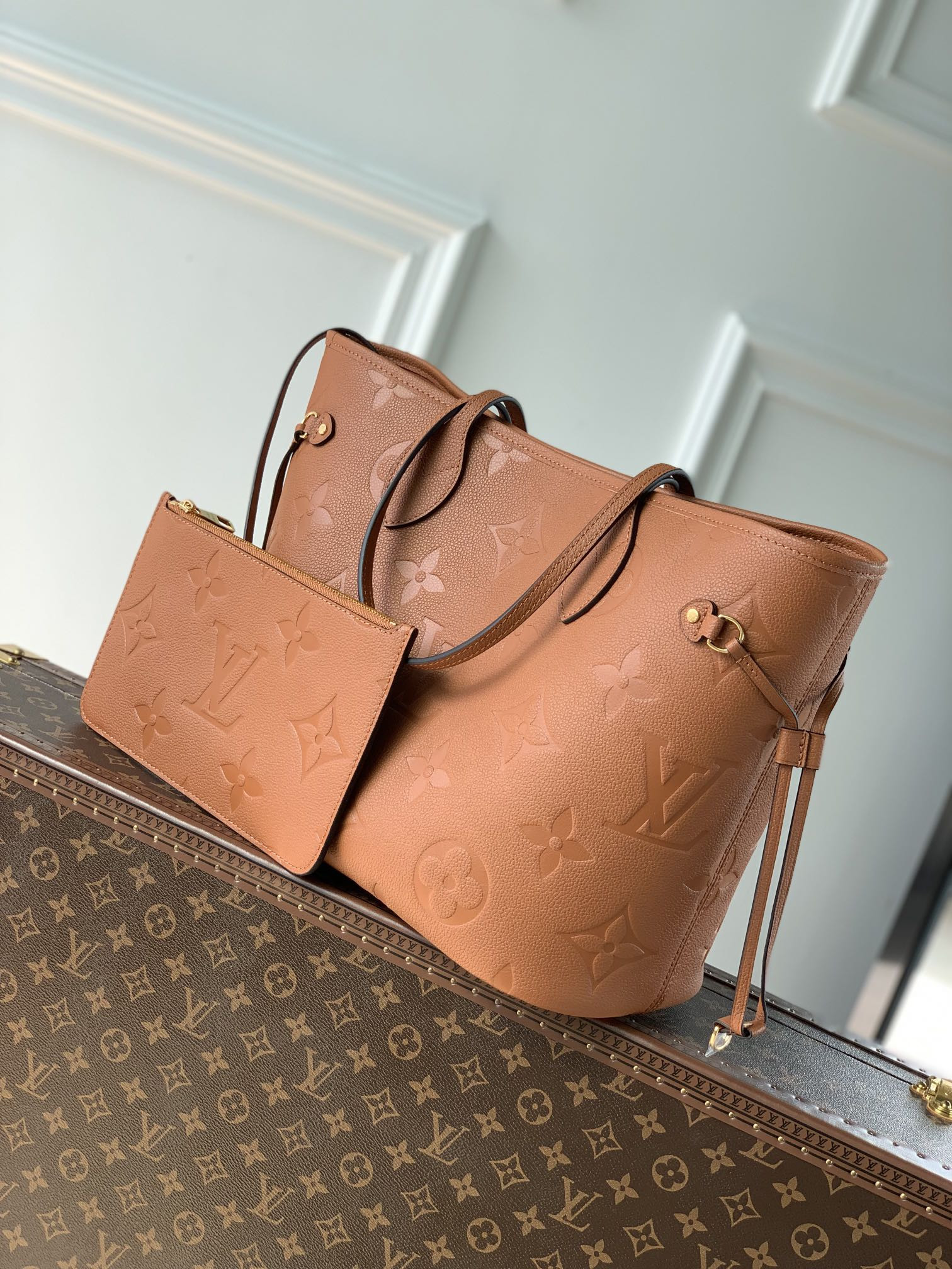 Louis Vuitton Neverfull Bag