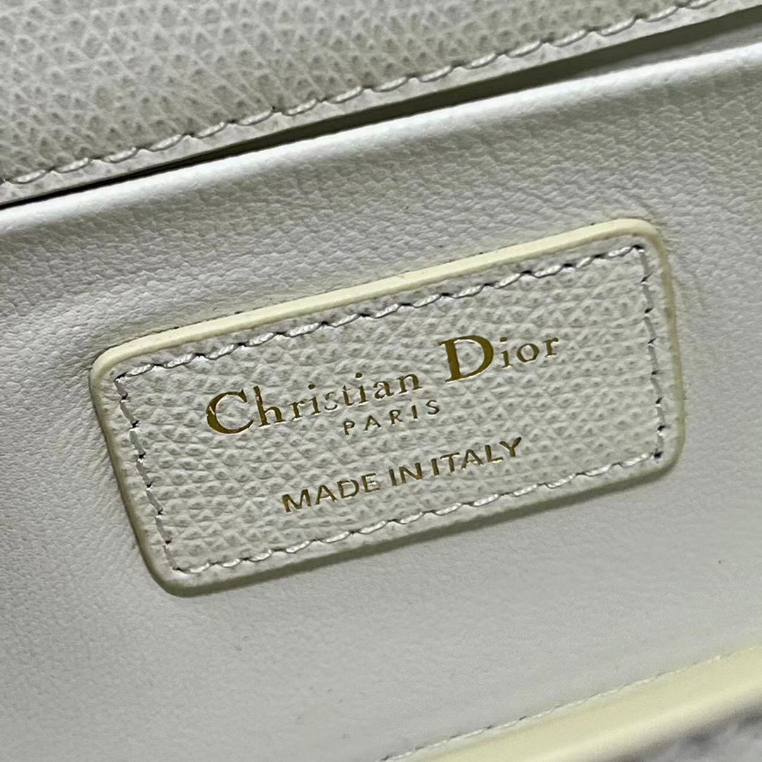 30 Montaigne East-west Bag With Chain