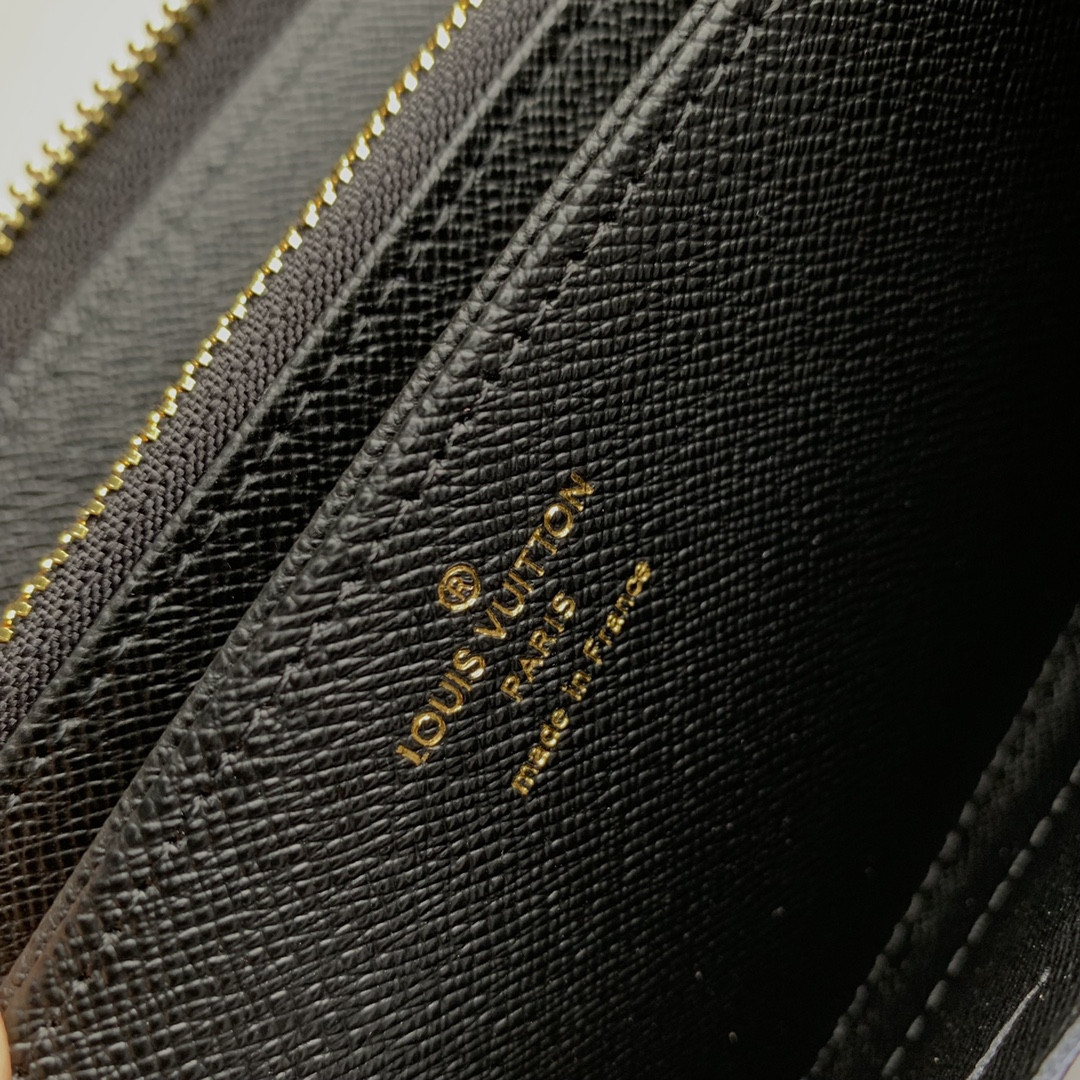 Louis Vuitton Zippy Bag