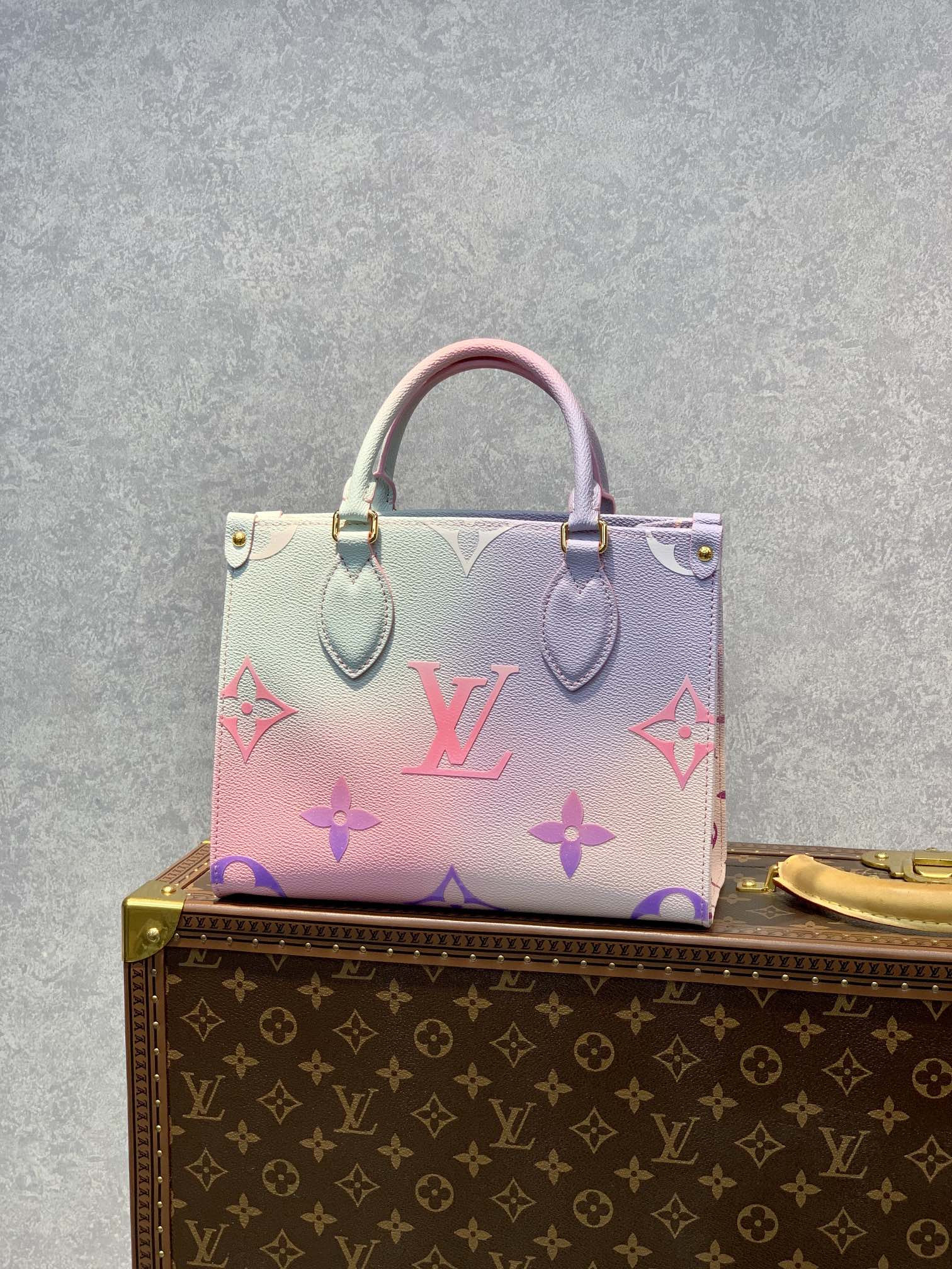 Louis Vuitton Onthego Bag