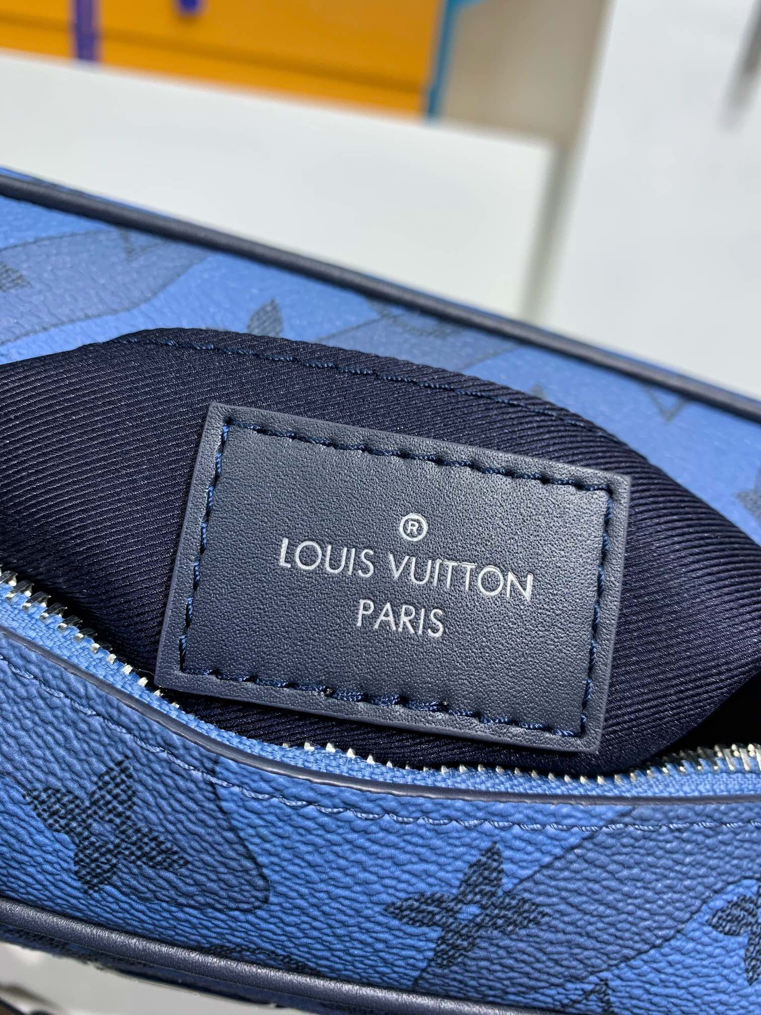 Lv Soft Trunk