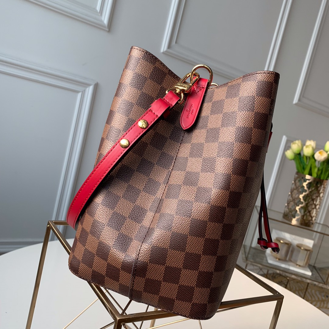 Louis Vuitton Néonoé Bag